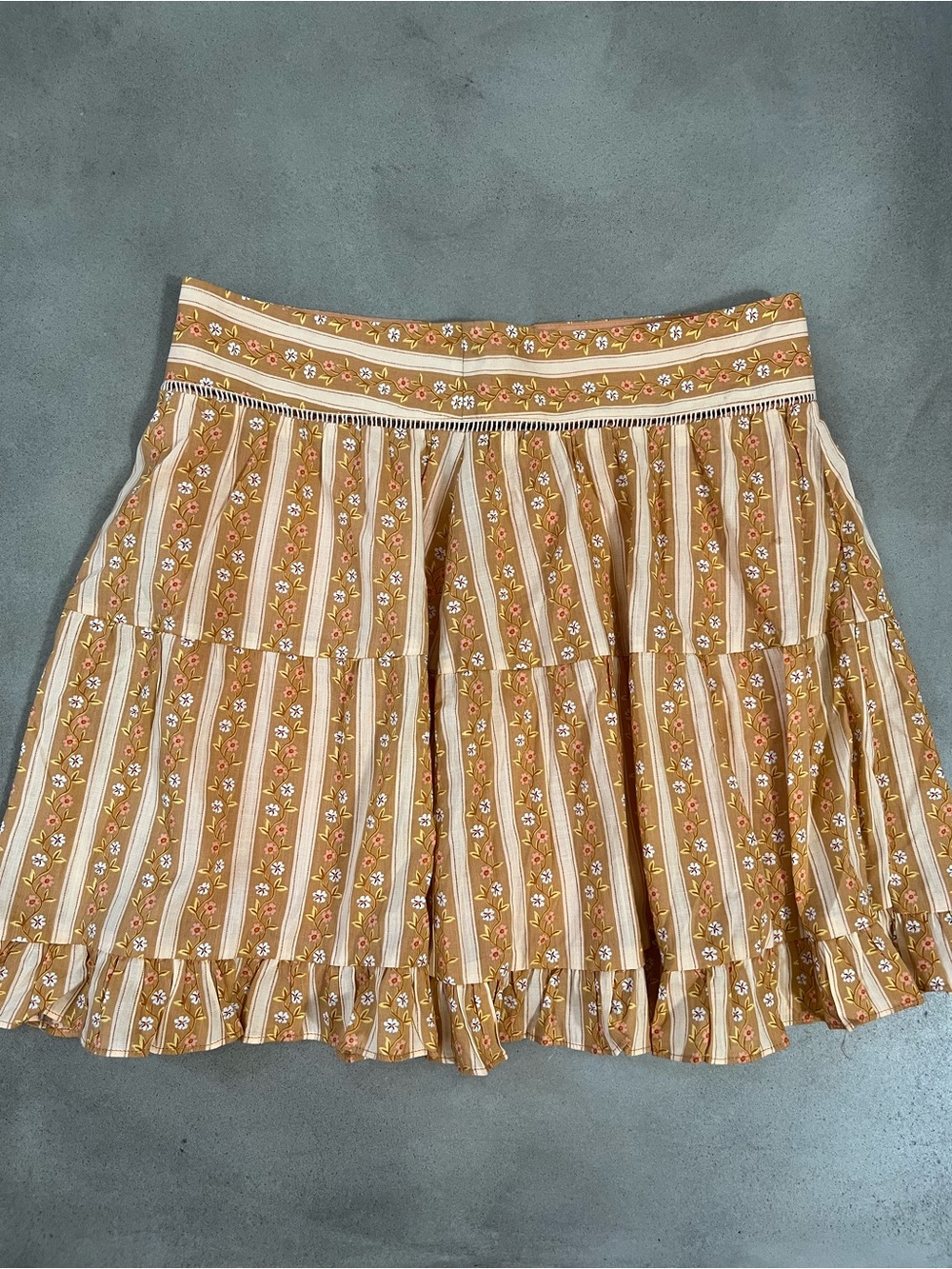 Urban Outfitters Prairie Ruffle Floral Tiered Zipper Sided Shorts Skirt Size M
